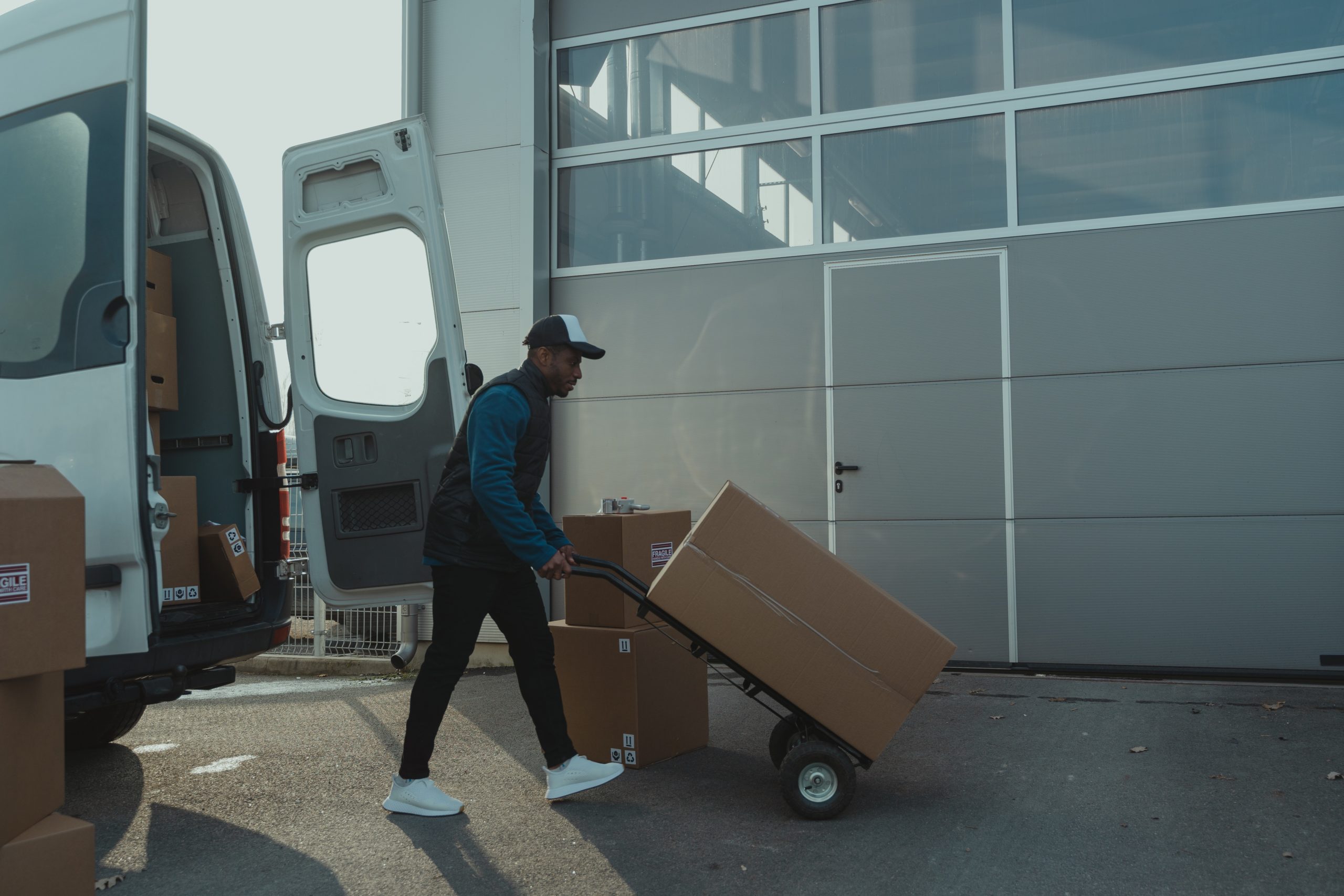 Become a Pro Delivery Driver with These 5 Skills
