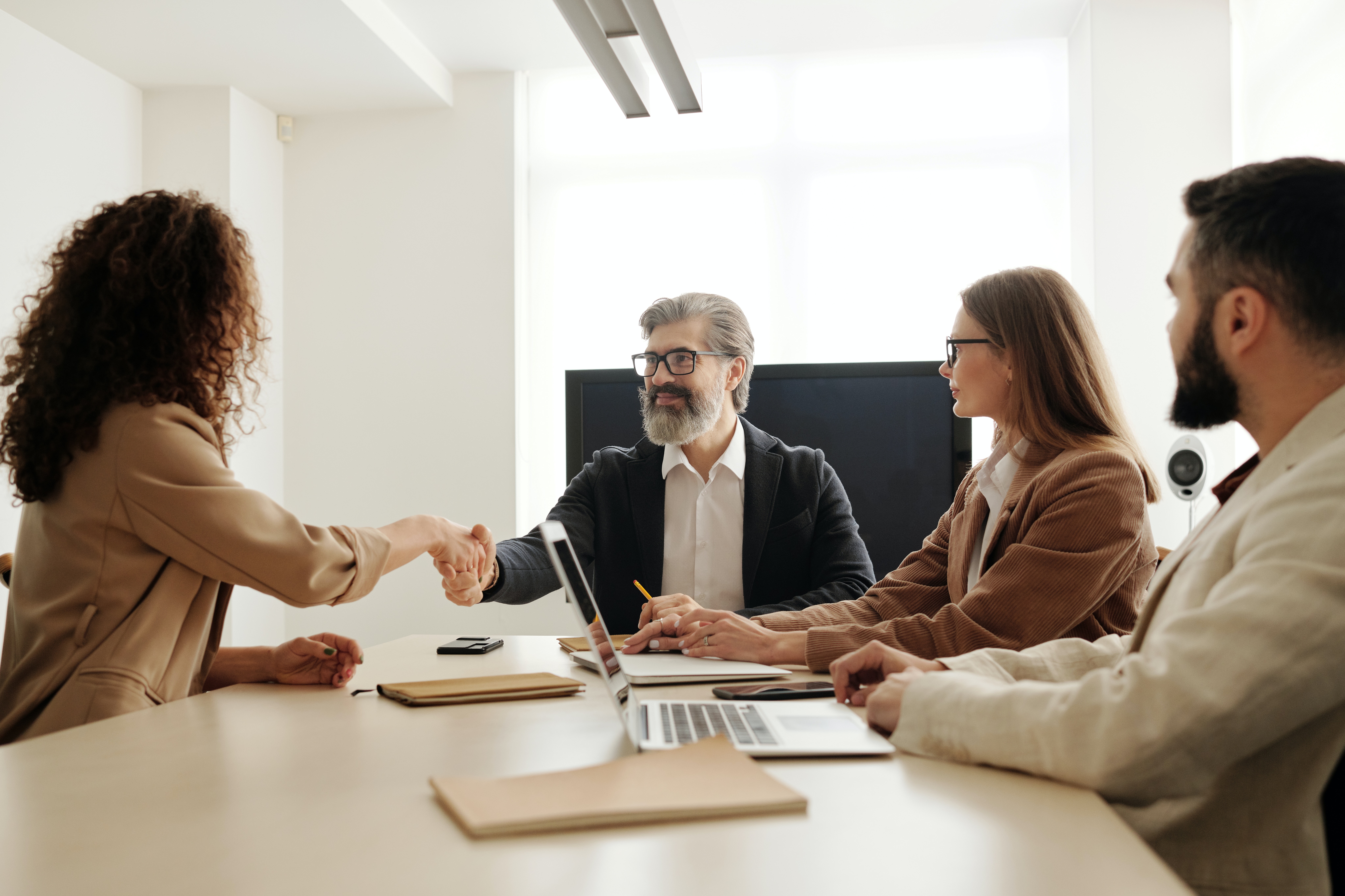 How to Find Highly Skilled Worker: 3 Tips to Help Recruiters